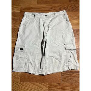 Vintage 90s Levi’s L2 Cargo Khaki Shorts